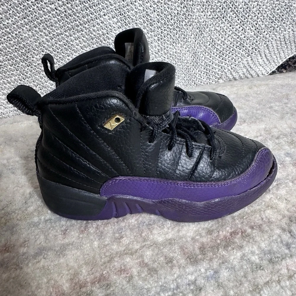 Nike Air Jordan 12 Retro Black/Field Purple Size 11C  Sneaker 151186-057 Toddler